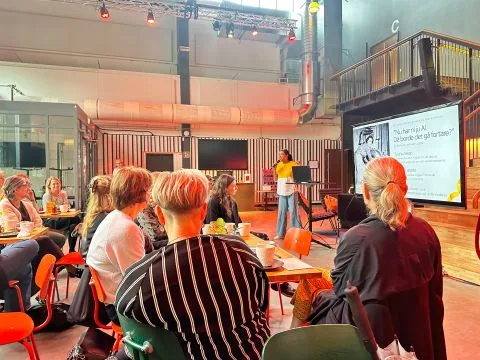 Deltagare och Deana Nannskog under Sveriges Kommunikatörers session på Skånes Dansteater